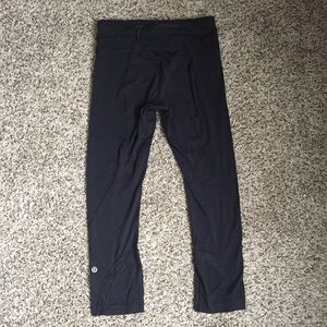 Lululemon Black Athletic Capri Leggings